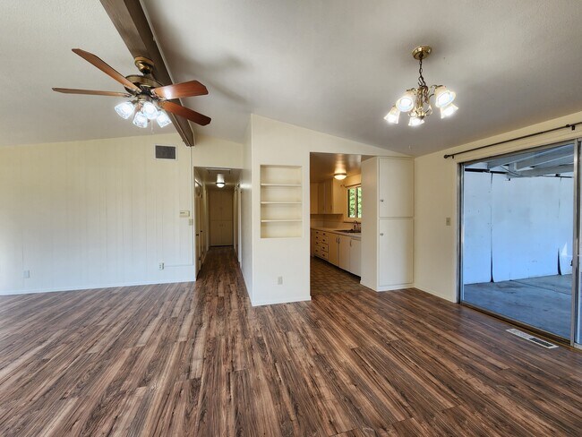 Building Photo - 65 Sherman Dr