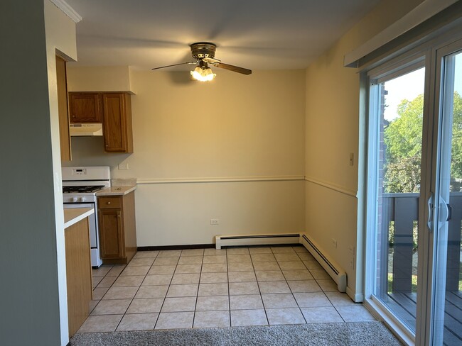 Building Photo - 1077 Dickens Way