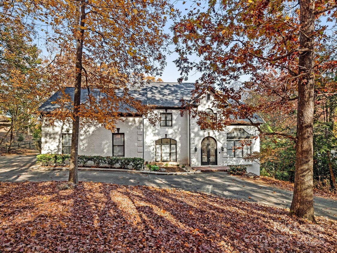 Foto principal - 5516 Hardison Rd