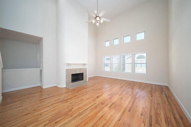 Building Photo - 3634 Main Plaza Dr