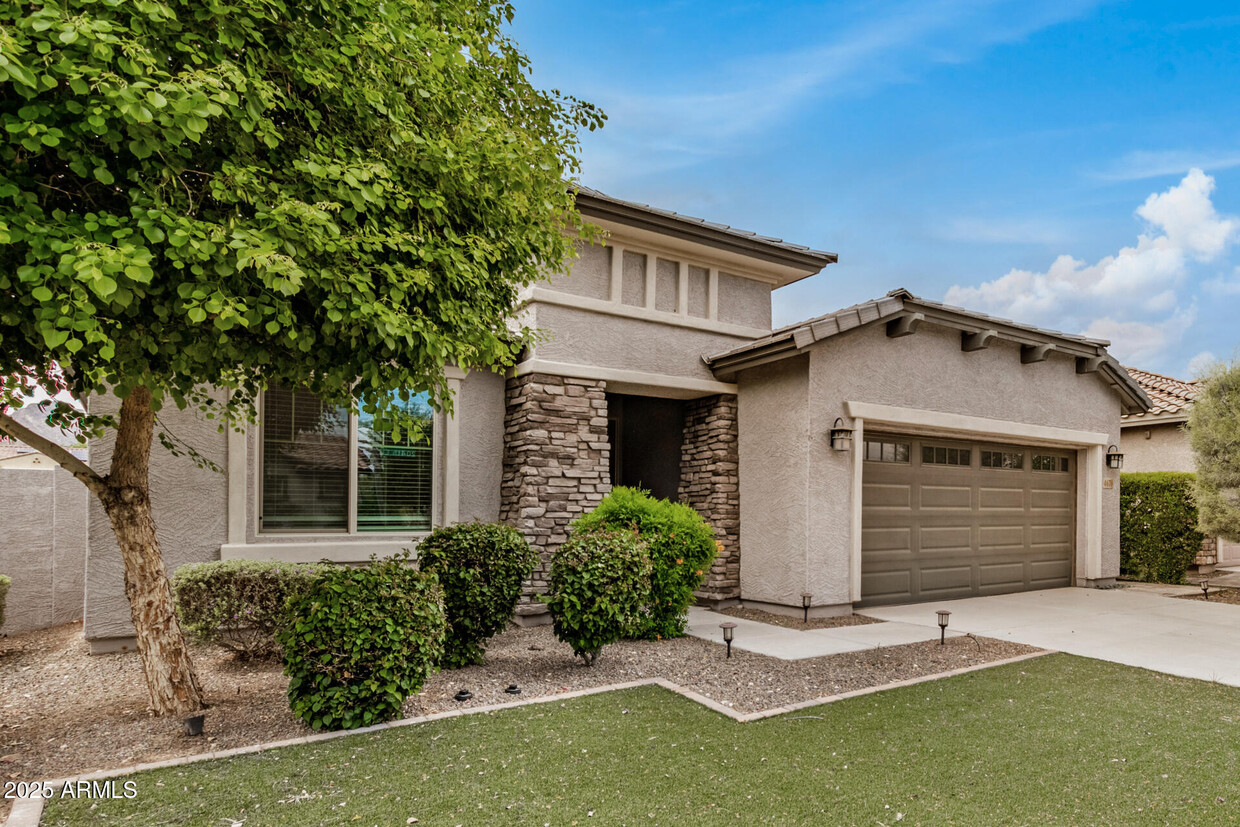 Foto principal - 4670 N 204th Ln
