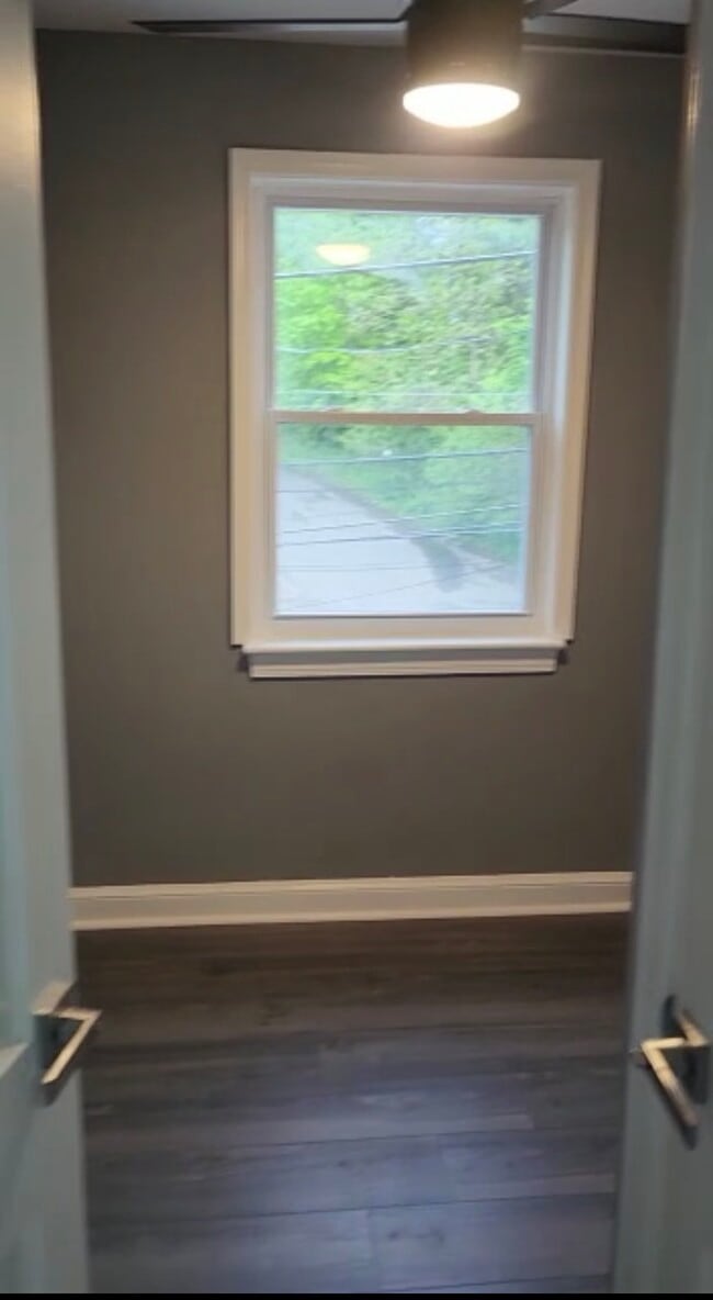 Building Photo - 416 Division Ave NE