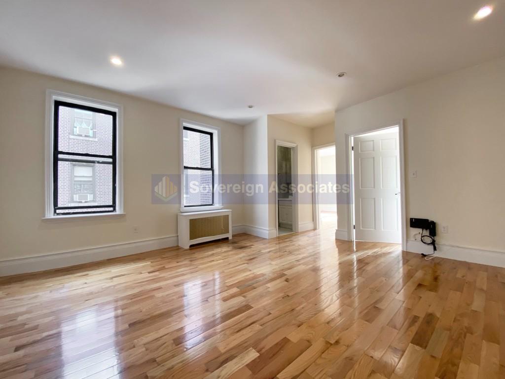 Foto principal - 709 W 176th St