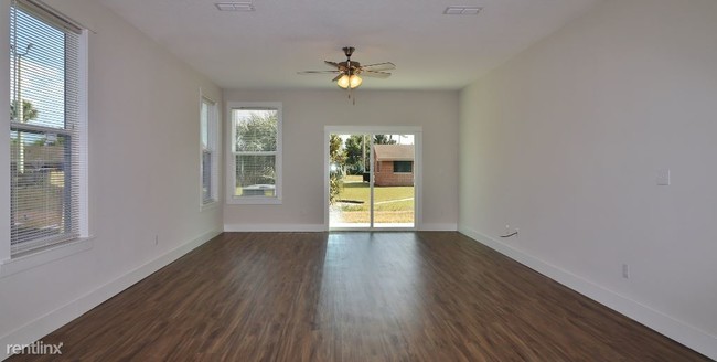 Building Photo - 3 br, 2.5 bath House - 868 4th Ave S