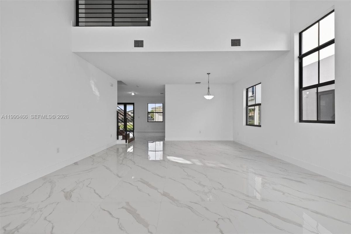Foto del edificio - 15441 Southwest 20th Lane