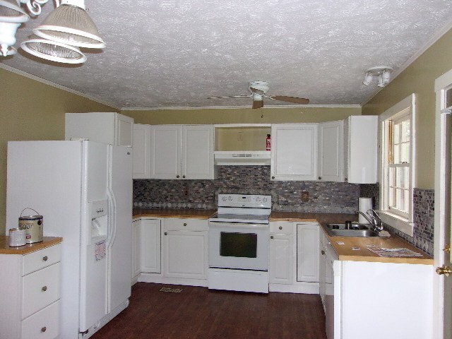 Kitchen - 1113 Hickory Grove Rd