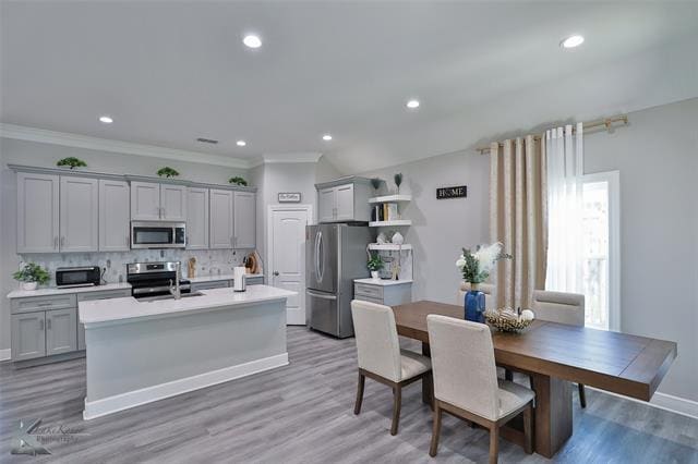 Building Photo - 5433 Fallbrook Dr