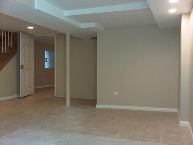 Foto del edificio - 4335 N Sacramento Ave