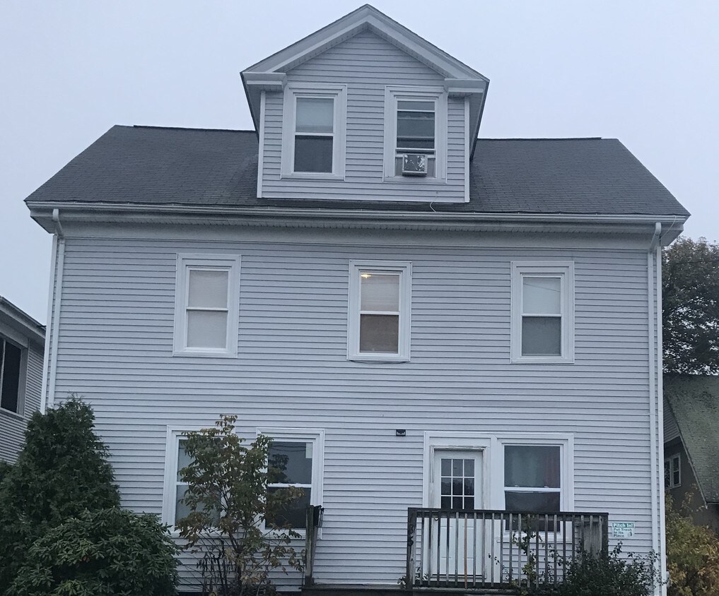 Front of House - 185 Vine St