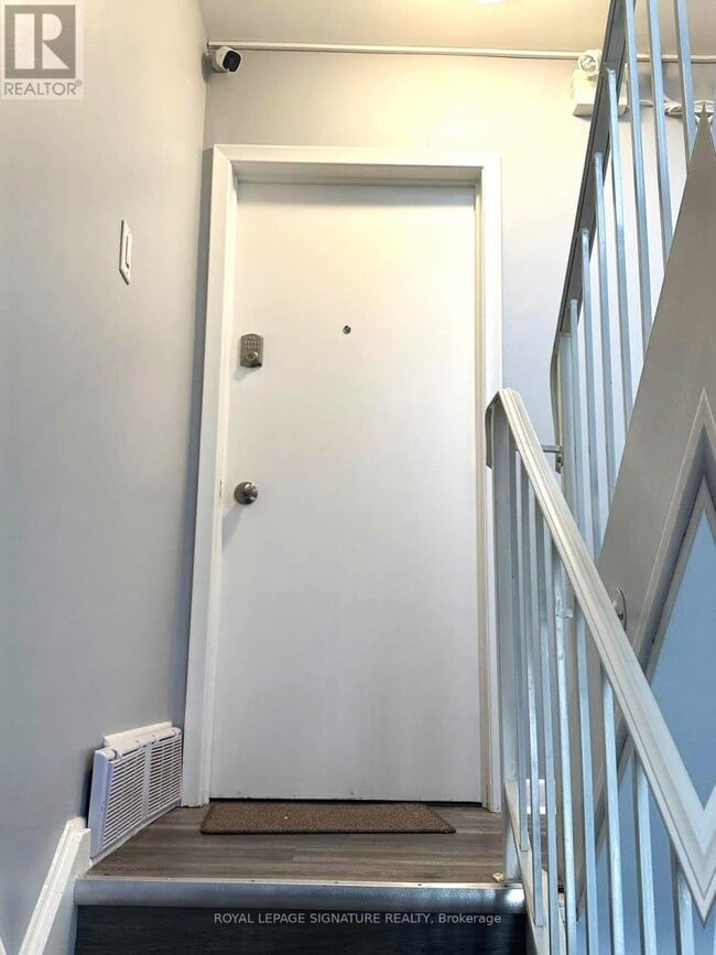 Building Photo - 13 Wesley St