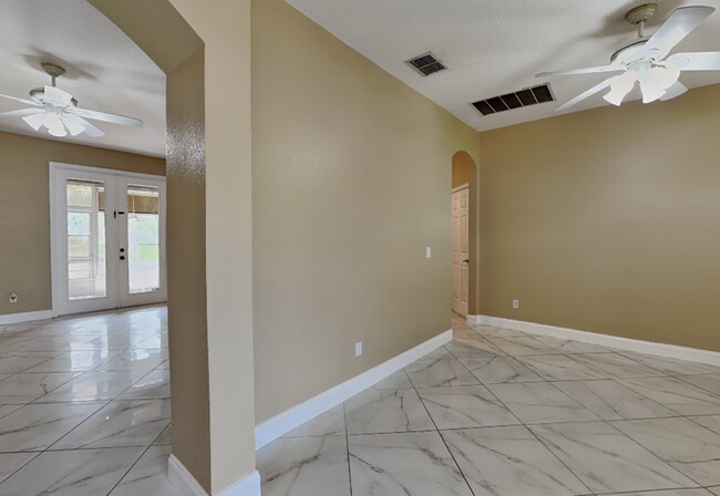 Building Photo - 1115 Bridgeway Blvd