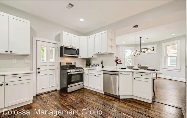 Foto del edificio - 6 br, 4 bath House - 2707 Roslyn Ave