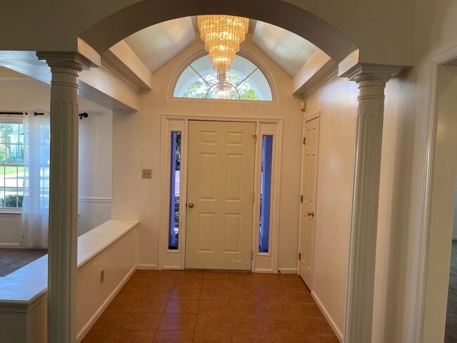 Photo - Beautiful 4-Bedroom Ranch in Courthouse Es...