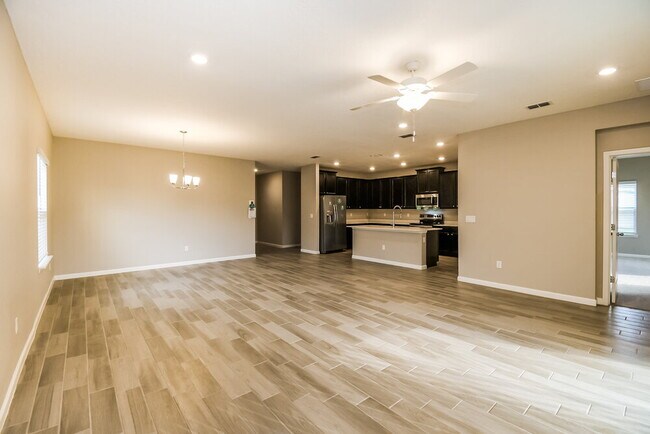 Foto del edificio - 11333 Oyster Creek Rd