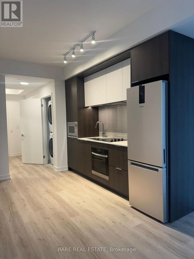 Building Photo - 395 Square One Dr