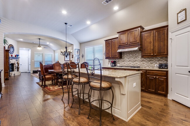 Foto del edificio - 2204 Yorktown Dr