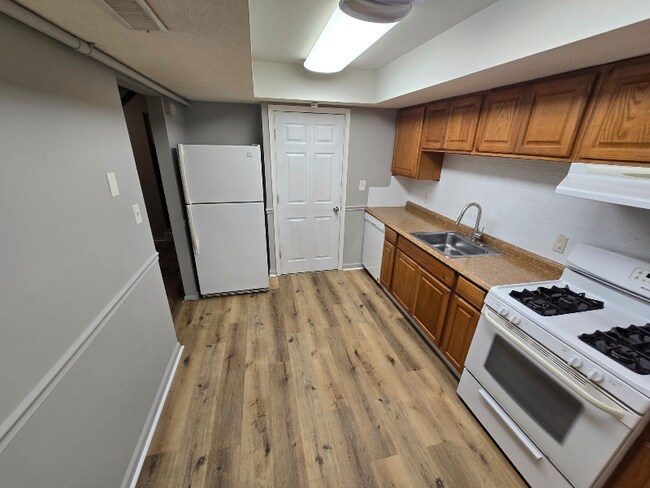 Foto del edificio - 26640 Lake of the Falls Blvd