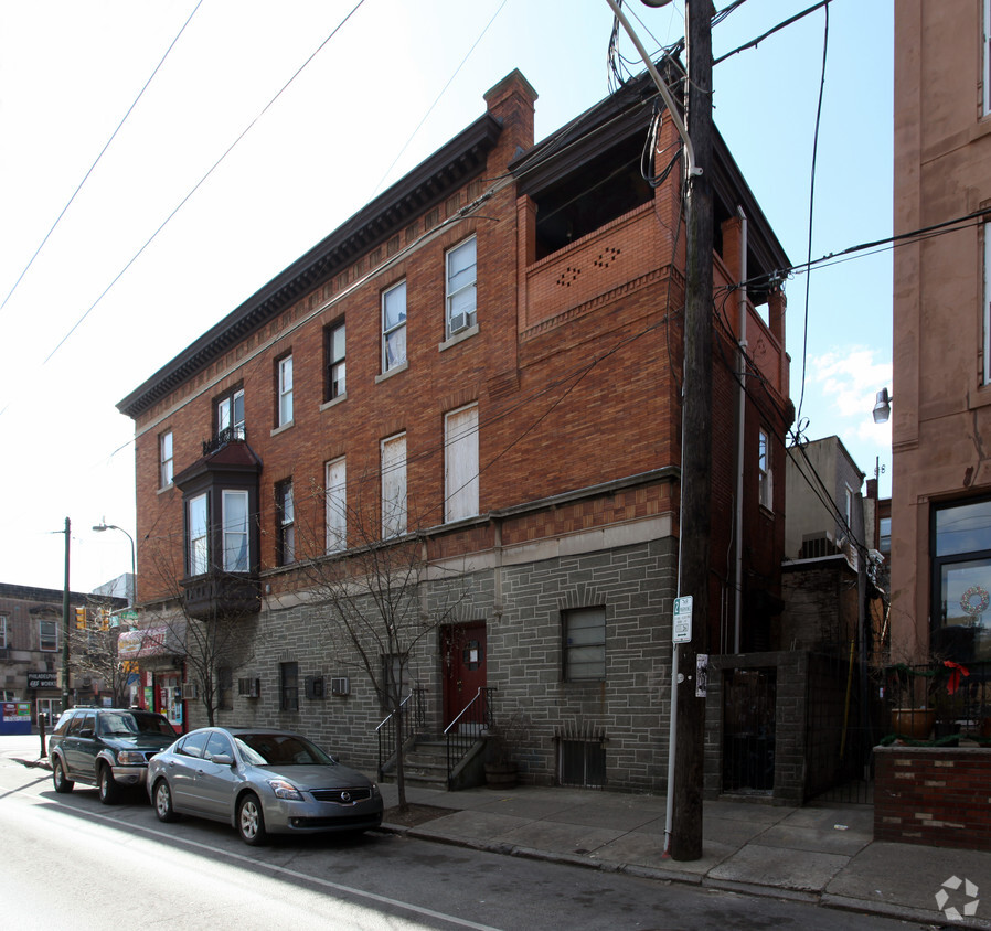 Building Photo - 1600 S Broad St