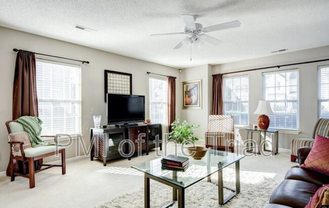 Foto del edificio - 116 Breezeway Ln