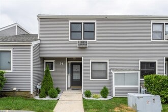 Building Photo - 14 Brewster Woods Dr