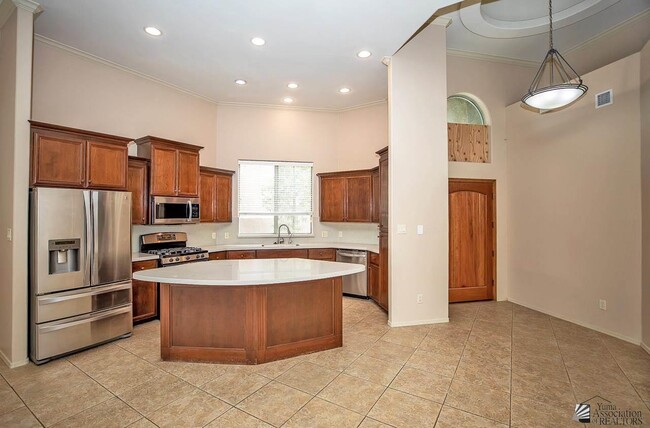 Building Photo - 4552 La Quinta Ln