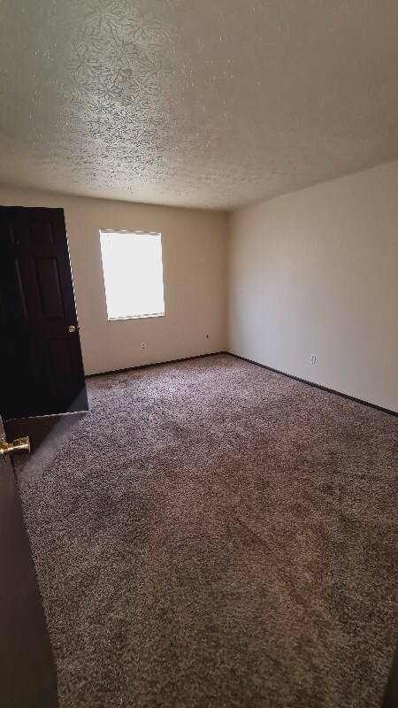 Foto del edificio - 6177 Laurelwood Ct