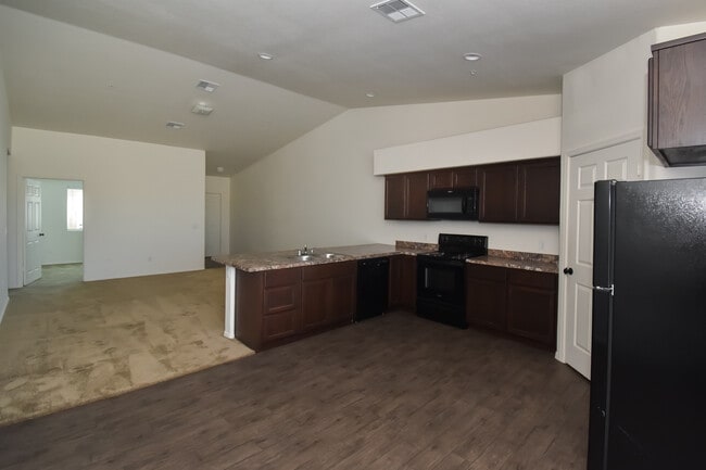 Foto del edificio - 7380 E 37th Pl