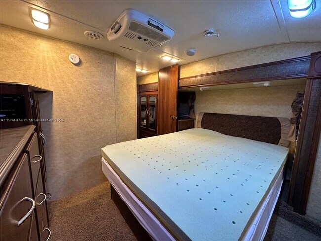 Foto del edificio - 9701 SW 77th Terrace