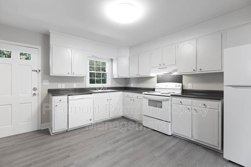 Primary Photo - 22 Forsyth St