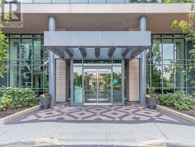Photo du bâtiment - 225-1225 Sherway Gardens Rd
