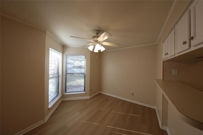 Building Photo - 1510 W N Loop Blvd