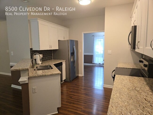 Building Photo - 8500 Clivedon Dr