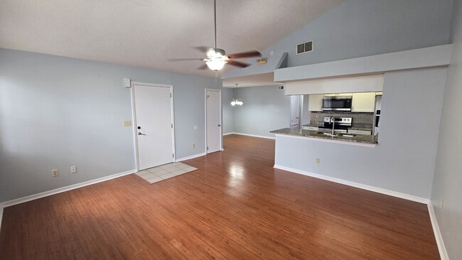 Building Photo - 2747 N Poinciana Blvd