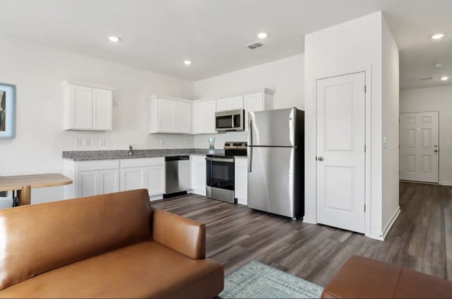 Building Photo - 300 Hynes Dr