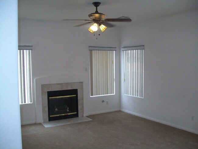 Building Photo - 8573 Ebony Hills Way