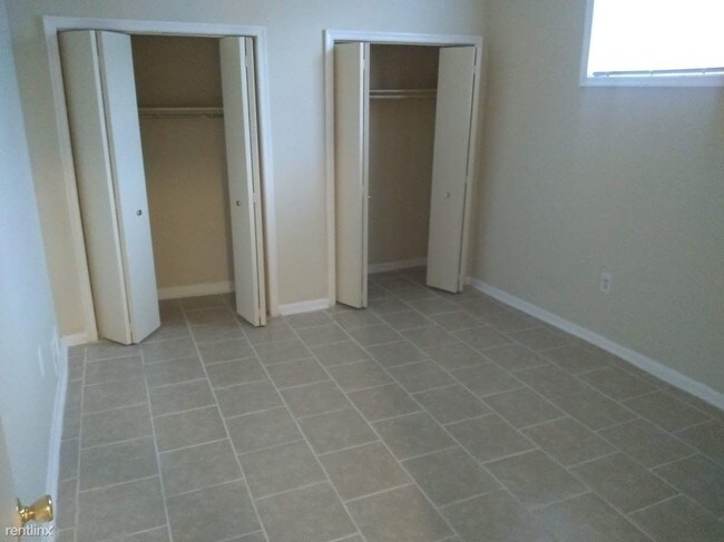 Building Photo - 2 br, 1 bath Condo - 114 Danbury St SW # E