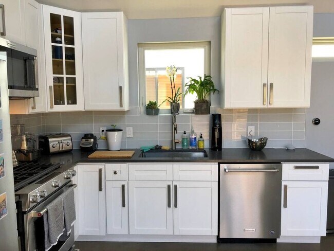 Foto del edificio - 2723 Lyons Rd