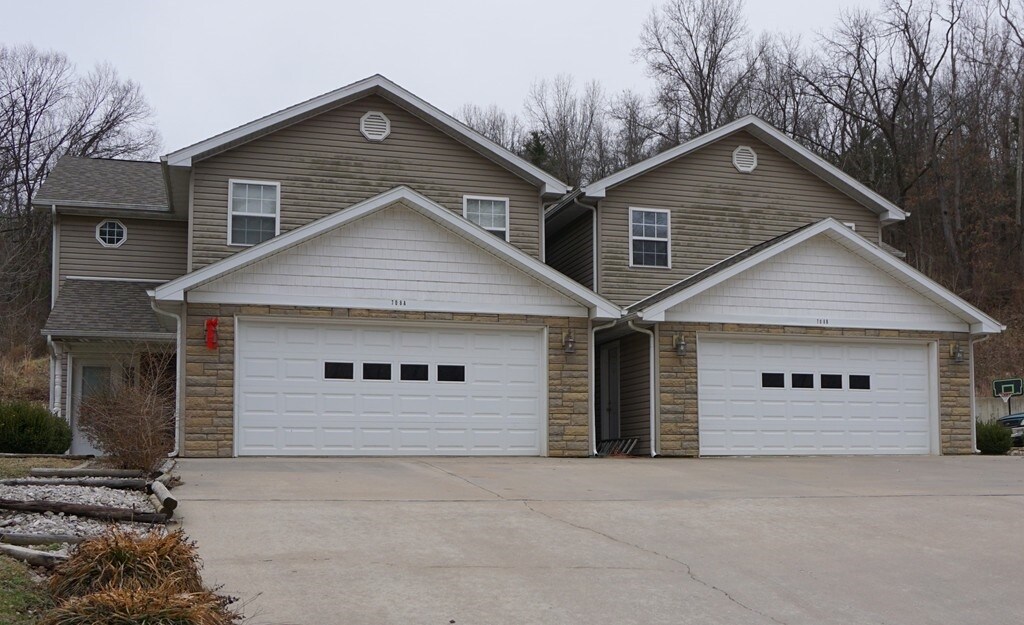 Primary Photo - 706 & 708 Hillside Dr.