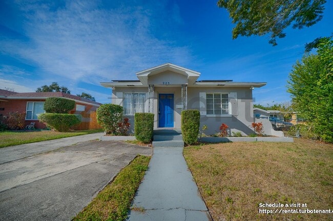 Building Photo - 925 17th St S