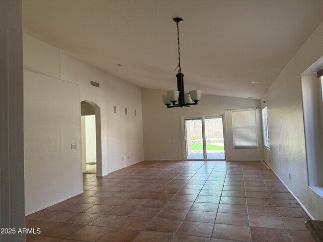 Foto del edificio - 2436 W Oberlin Way