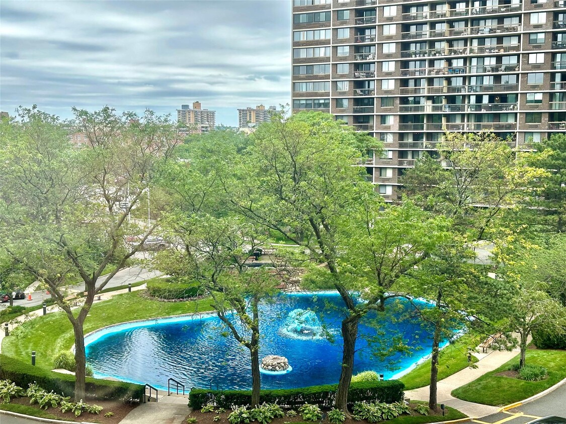 Primary Photo - 1 Bay Club Dr
