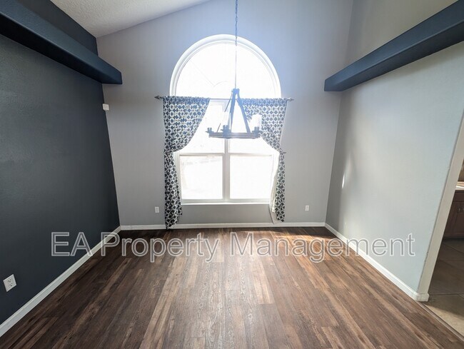 Foto del edificio - 4800 Sherry Ann Rd NW