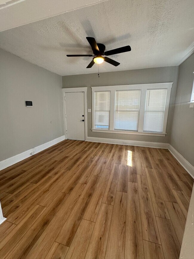 Foto del edificio - 1462 E 175th St