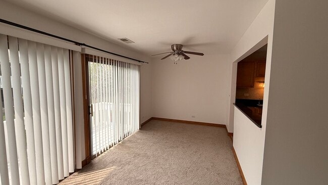Foto del edificio - 220 Oak Knoll Ct