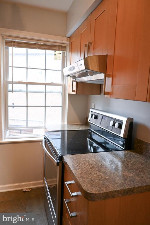 Foto del edificio - 3812 V St SE