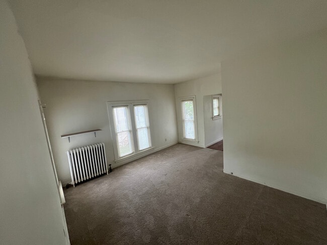 Building Photo - 413 10th St S