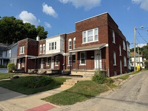 Building Photo - 2112-2120-2120 Indianola Ave