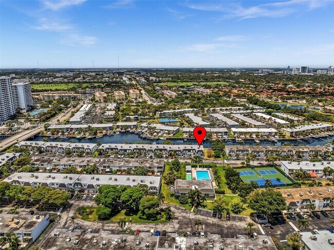 Foto del edificio - 825 NE 26th Ave