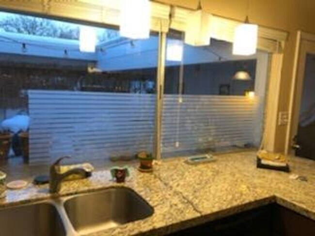 Foto del edificio - 3 Bedroom/3.5 Bathroom home in Murray