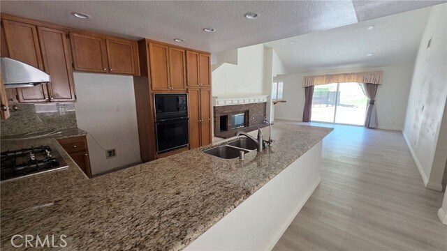 Foto del edificio - 20800 Regency Ct